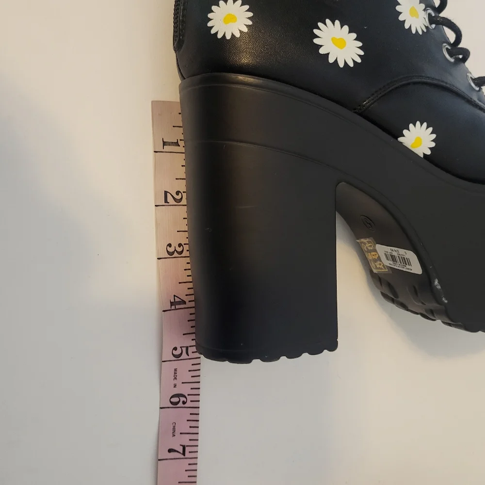 Daisy lace up platform boots - Picture 8 of 10